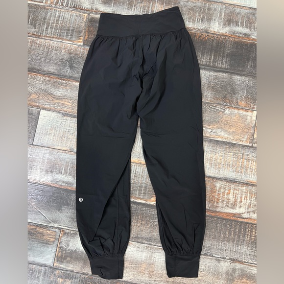 Lululemon joggers - Picture 2 of 3